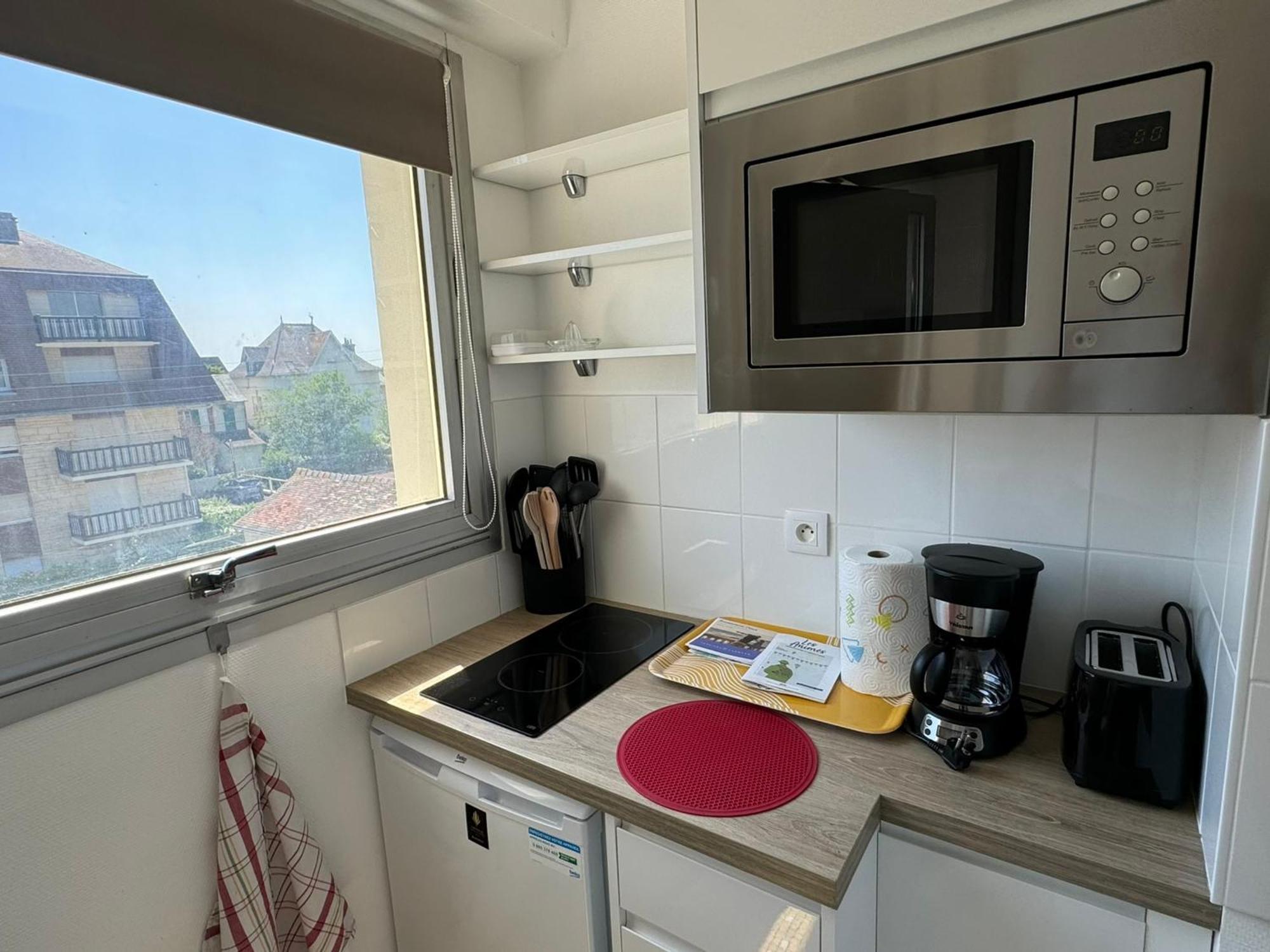 Studio Central A Cabourg Avec Balcon, Wifi Gratuit & Parking - Fr-1-487-372 Bagian luar foto